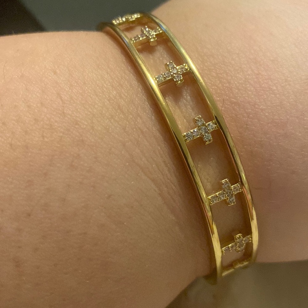 Beautiful cross bracelet